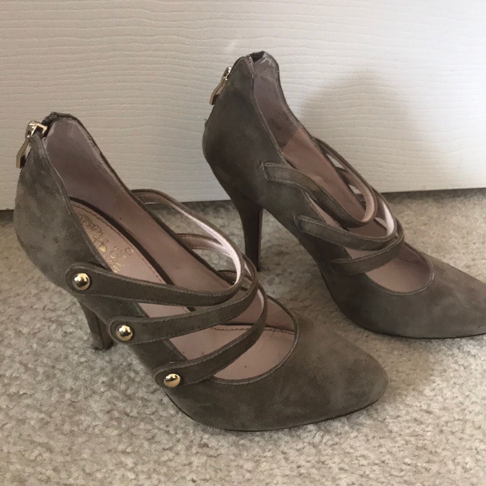 Adorable Vince Camuto Heels